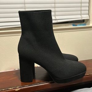 Black ankle heals